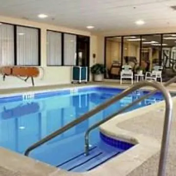 Courtyard Columbus Airport Hotel