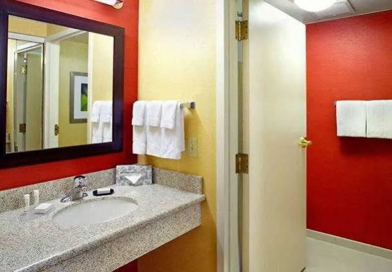 ***  Courtyard Columbus Airport Hotel United States
