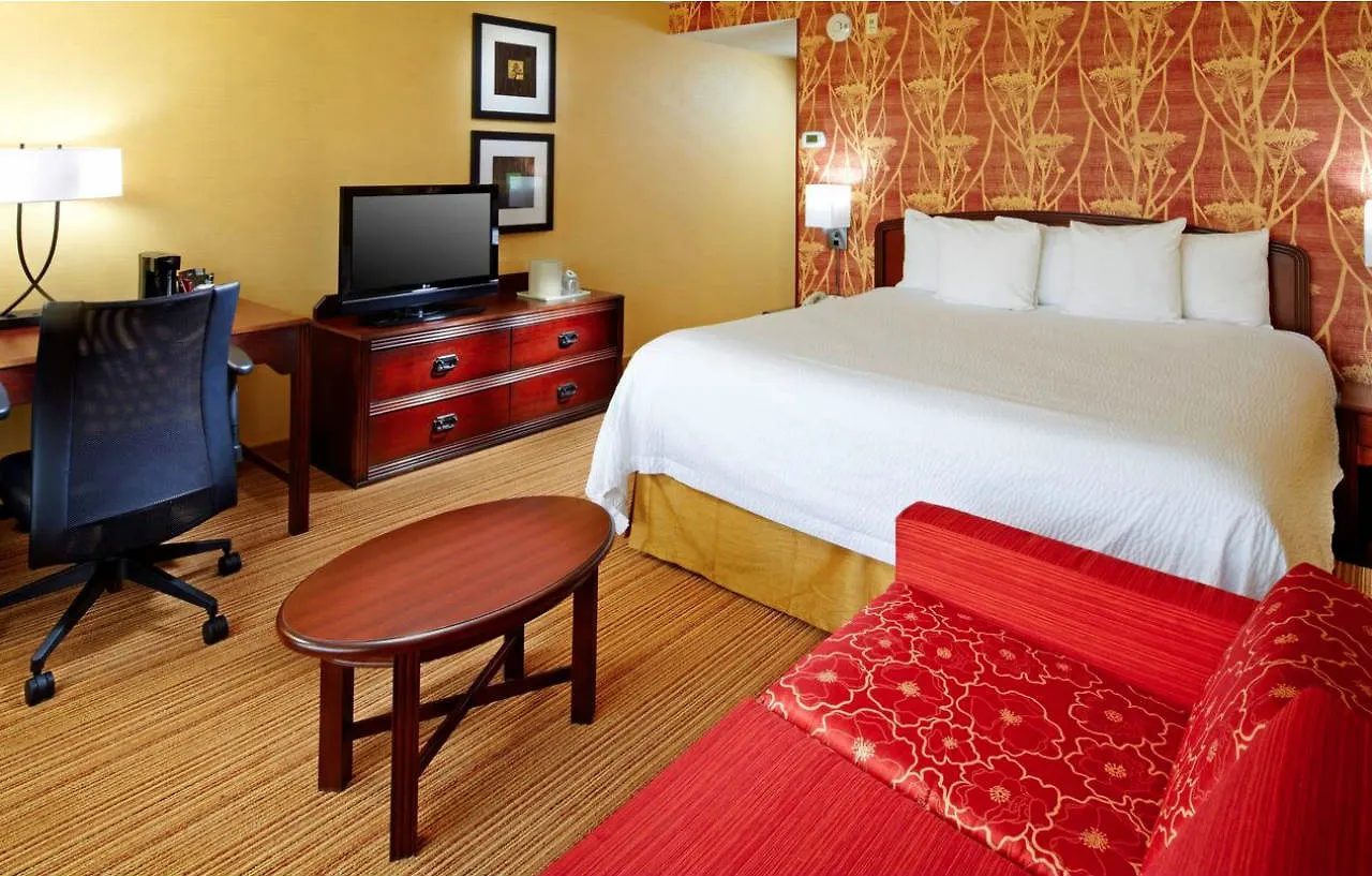 Courtyard Columbus Airport Hotel 3*,  United States